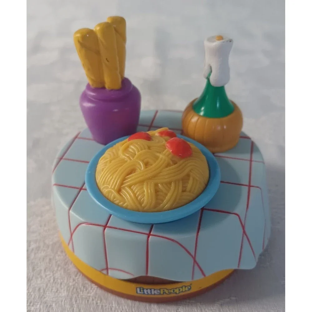 FISHER PRICE 2012 LITTLE PEOPLE DISNEY MOVIE LADY & TRAMP SPAGHETTI TABLE FOOD